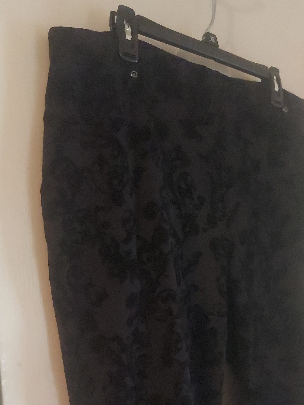 Terra & Sky Black Velvety Floral Pull On Leggings Plus Sz 1X 16W-18W - Picture 4 of 17